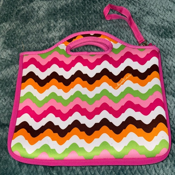 S MACBETH COLLECTION by Margaret Josephs Chevron Zipper Neoprene Lunch Bag Tote - Picture 4 of 7